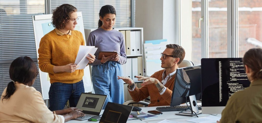 Amazon Introduction: Global Business Impact by Businessabc