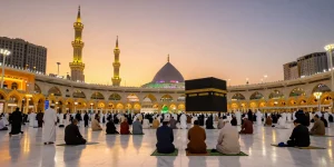 Experience Umroh Itikaf in vibrant Makkah: serene prayers, spiritual gatherings, and Ramadan reflections.
